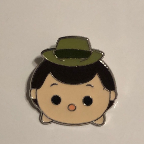 Disney Jewelry - 🎈 Disney Pins